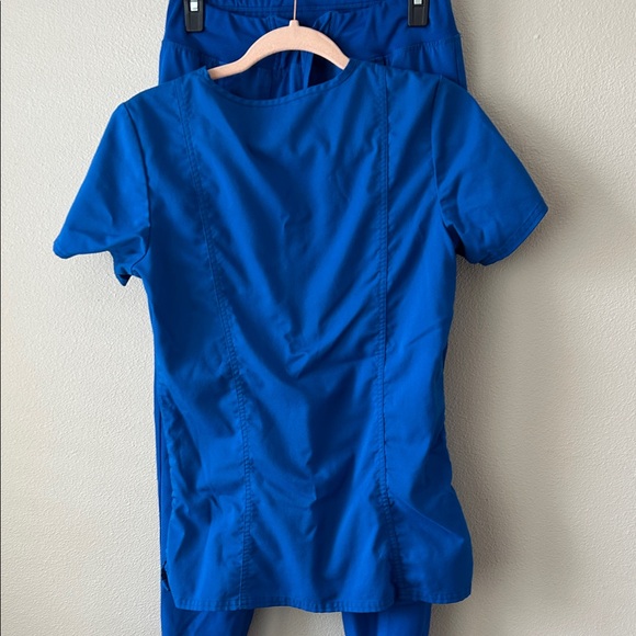 Scrubs 2 piece Cherokee Women's Blue Jogger Pant set. - Picture 3 of 8